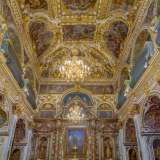 La decorazione fu ideata dal pittore napoletano Paolo Finoglio, chiamato a Conversano dal conte Giangirolamo II